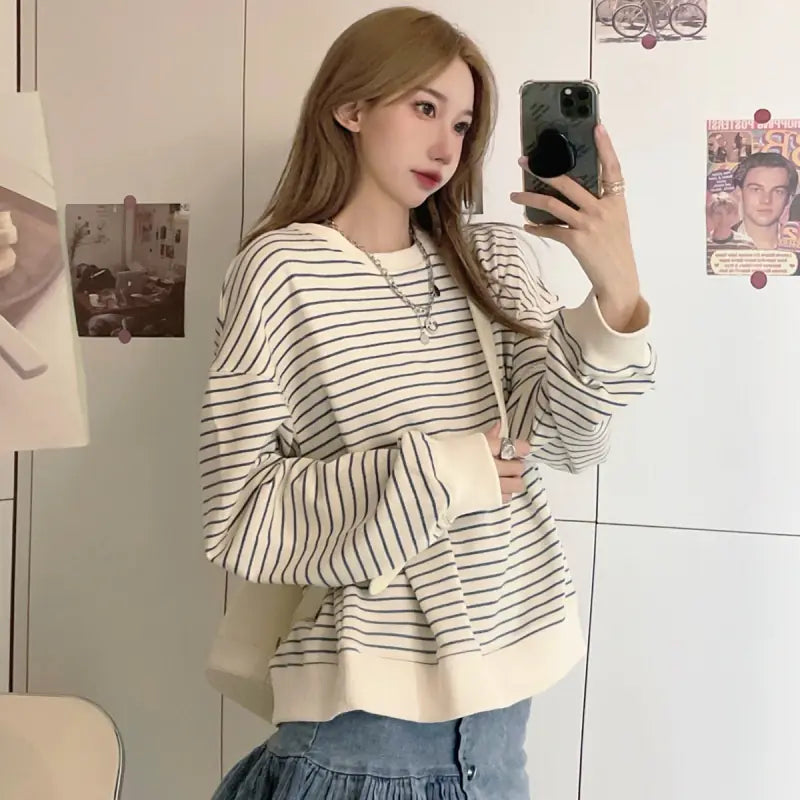 Round Neck StripeThin Sweater