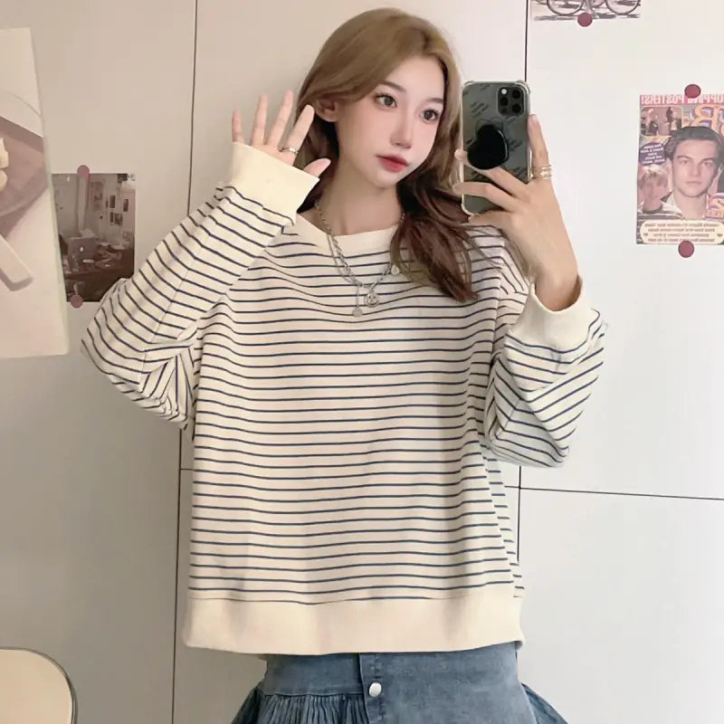 Round Neck StripeThin Sweater