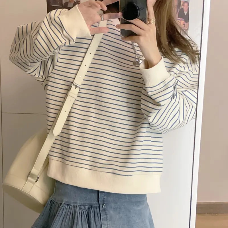 Round Neck StripeThin Sweater