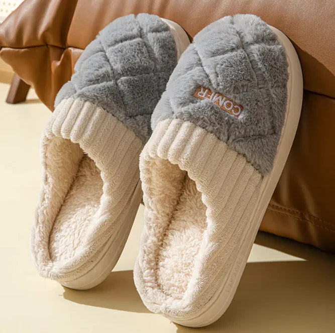 Unisex Honeycomb Slippers