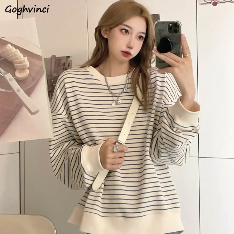 Round Neck StripeThin Sweater
